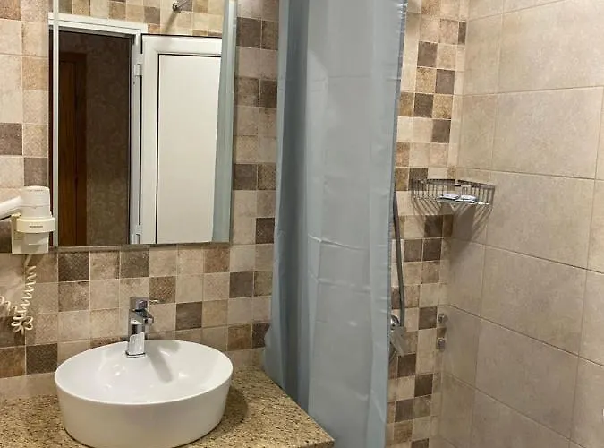 Affittacamere еника 3*